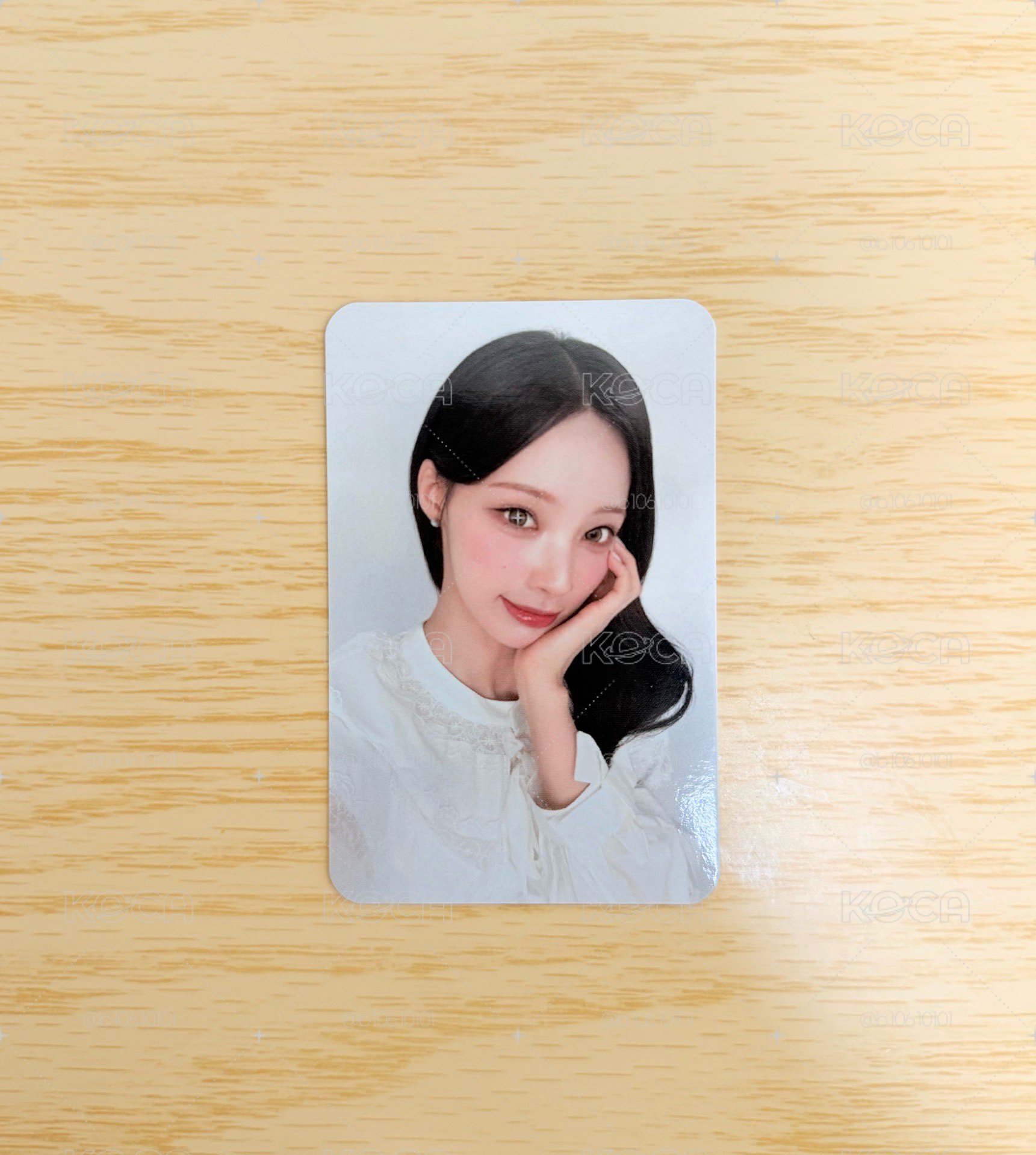 RESCENE X HOLLYS 代言卡