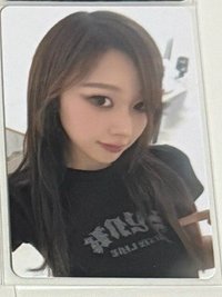 滿額卡吉（右）