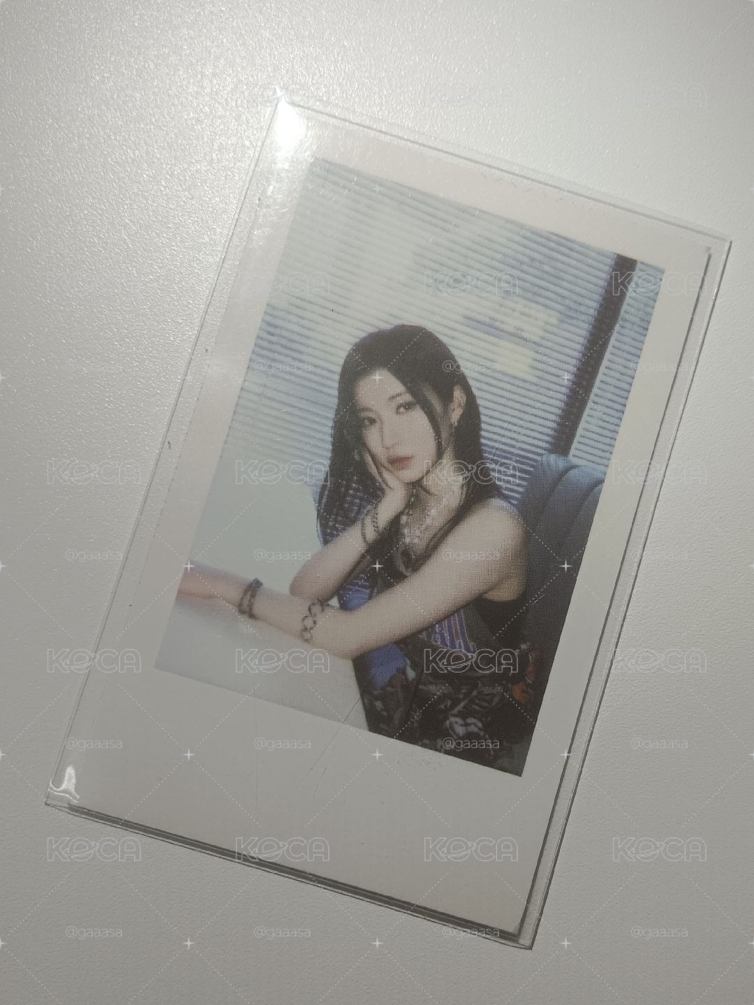 窗台托臉紗拍立得