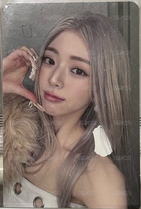 右邊👉小卡+A版專輯