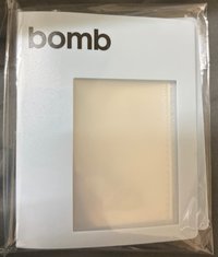 bomb 卡冊 