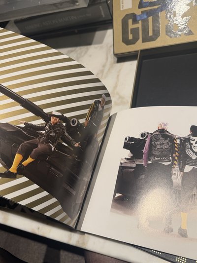 PLAY WITH GD & TOP ( 2DVD+100頁豪華寫真集 ) 全球豪華限量盤