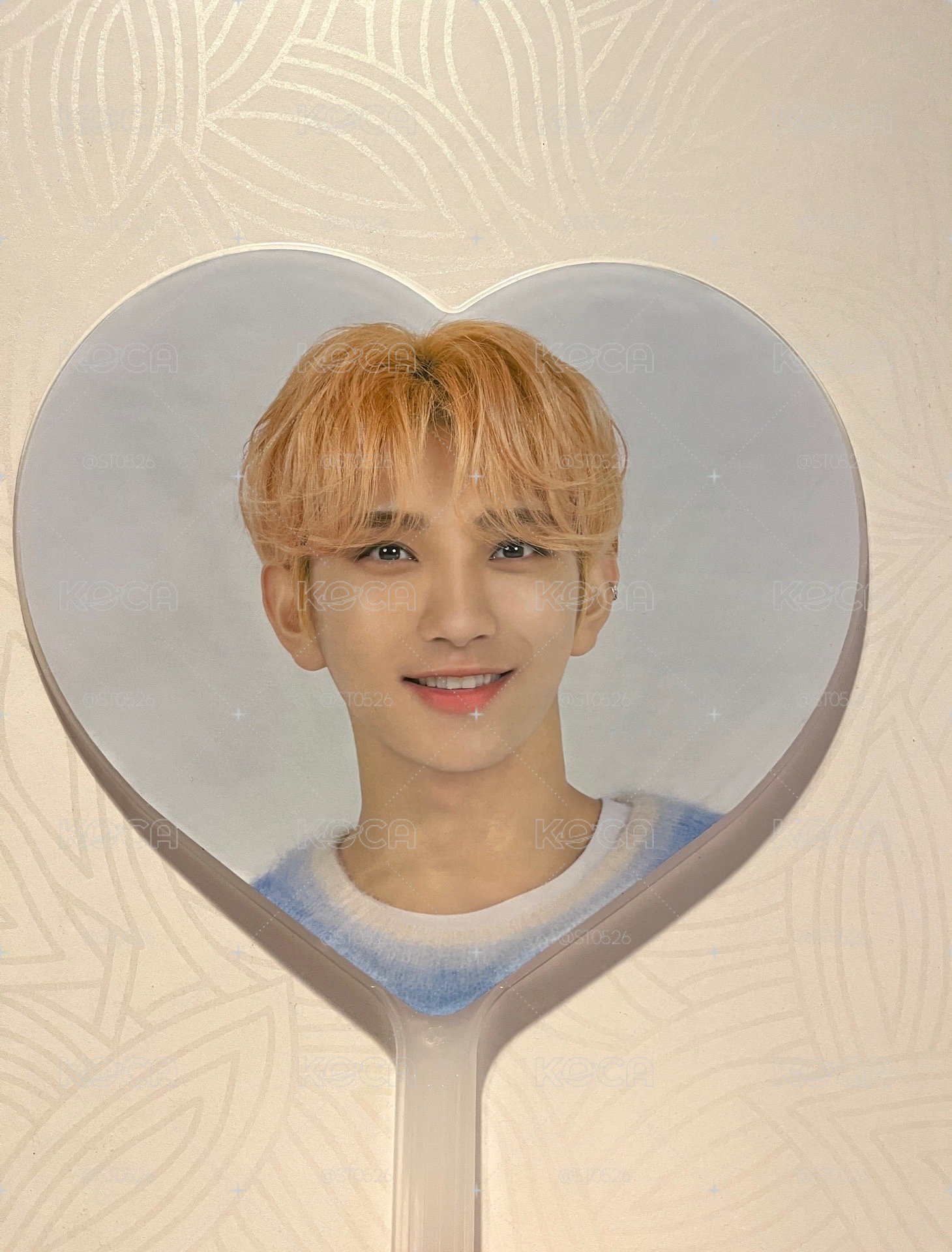 洪知秀 JOSHUA 克拉島愛心扇 附愛心扇套