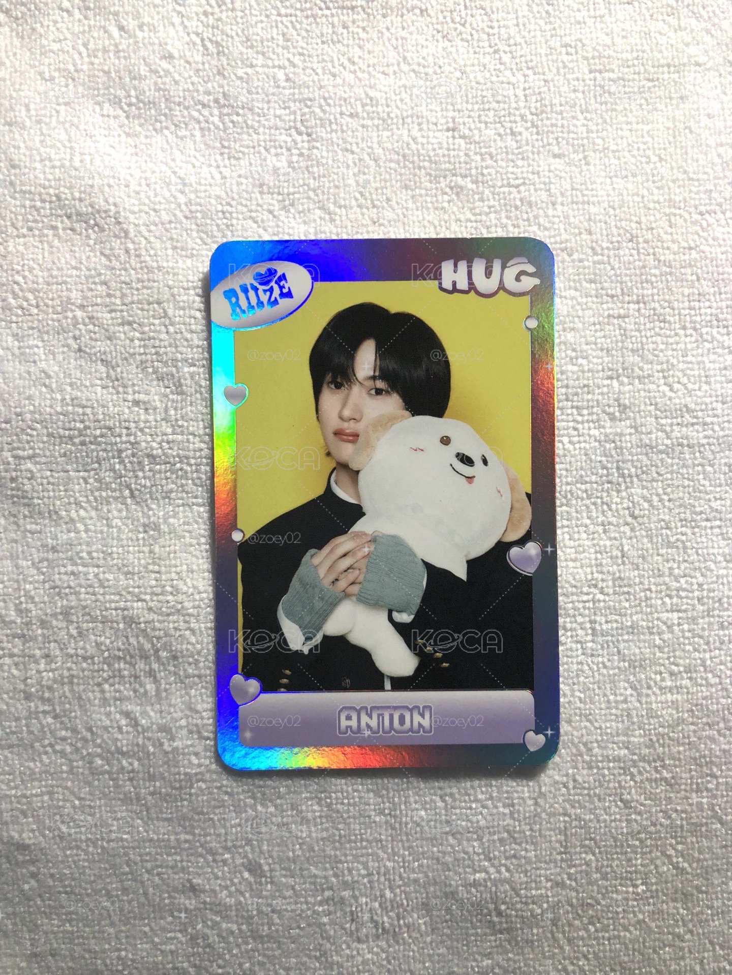 Hug 隨機閃卡Anton 