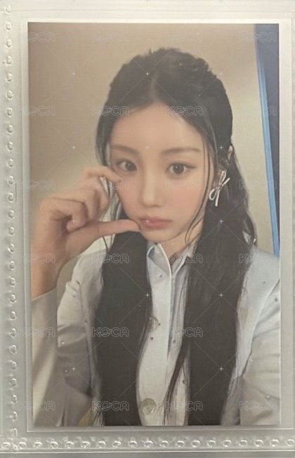 左邊粉衣服卡