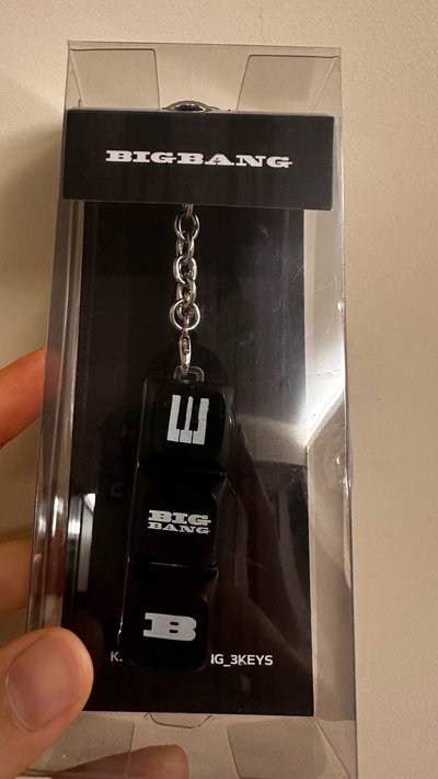Bigbang 黑色鍵盤吊飾