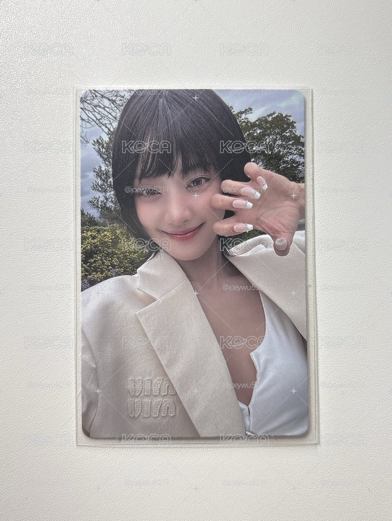 白衣妮 HER黑膠卡