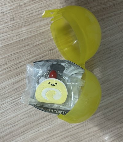 蛋糕卷蛋黃哥吊飾扭蛋