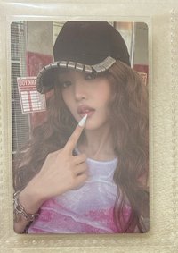 黃版妮（咬手）