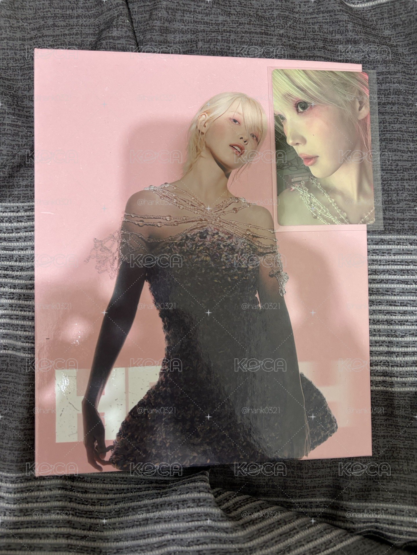 IU 粉卡冊 含小卡