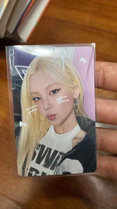 ITZY 日巡坐娃