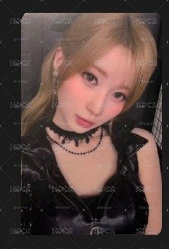 金髮滿額角