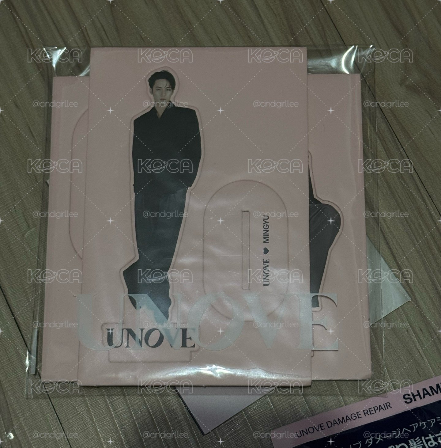 UNOVE 珉奎滿額立牌一套 大阪帶回