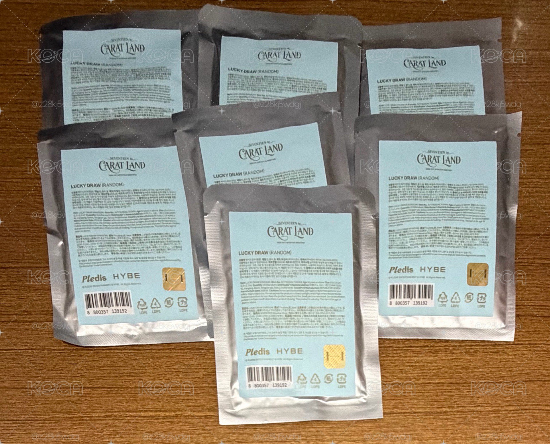 26克拉島 隨機徽章 未拆