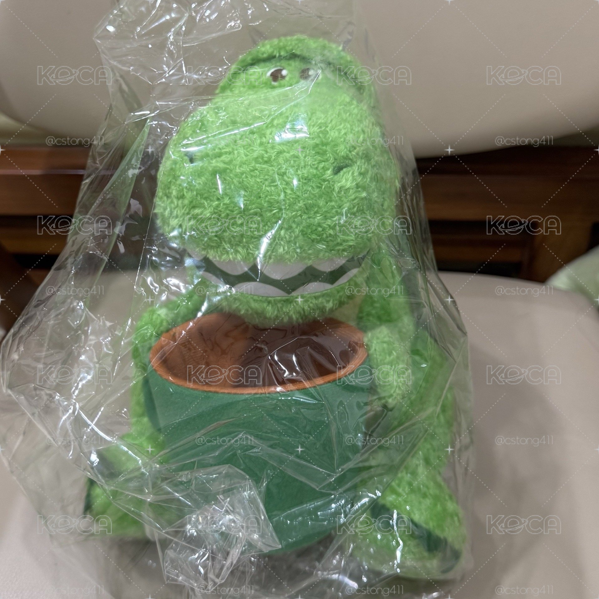 抱抱龍絨毛玩偶