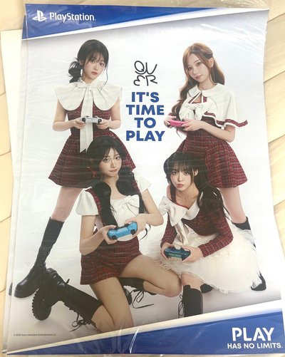 Play Station海報