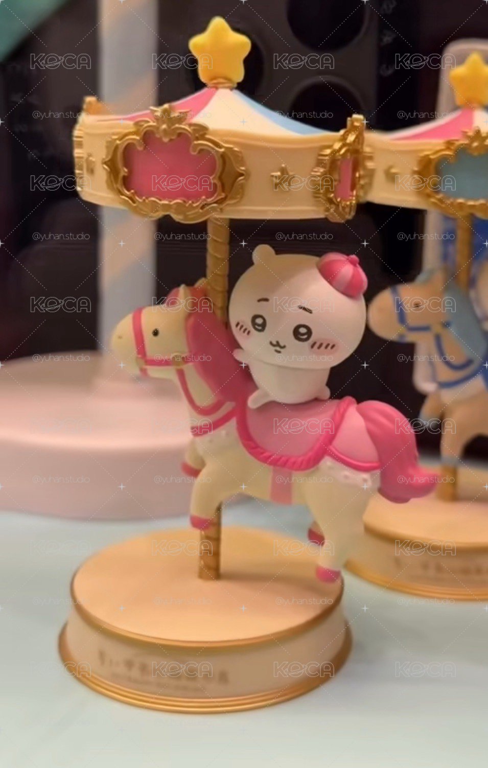 香港藝術宇宙展 旋轉木馬吉伊 公仔