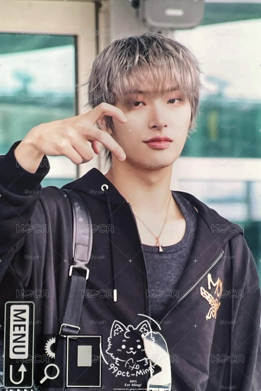 🫡現貨 MCM x MINGI 旼琦 fix on 聯名外套/連帽外套 XL號（over size🤟🏻）