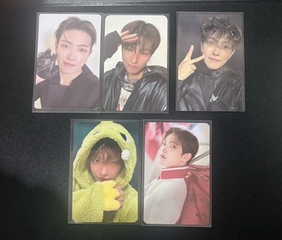 ATEEZ 弘中 的各種小卡