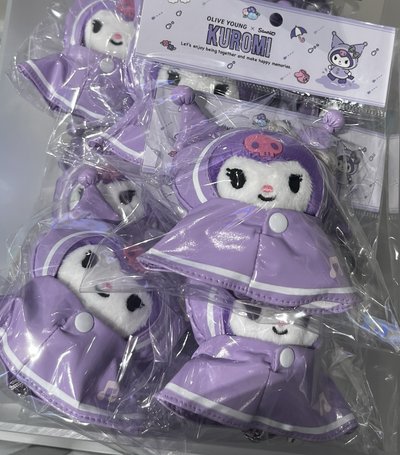 sanrio x olive young 三麗鷗雨衣吊飾 娃娃