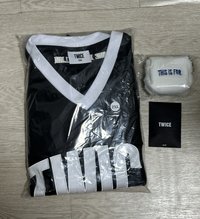 twice 球衣2L+絨毛鑰匙包+滿額禮（僅供sasasa下單）