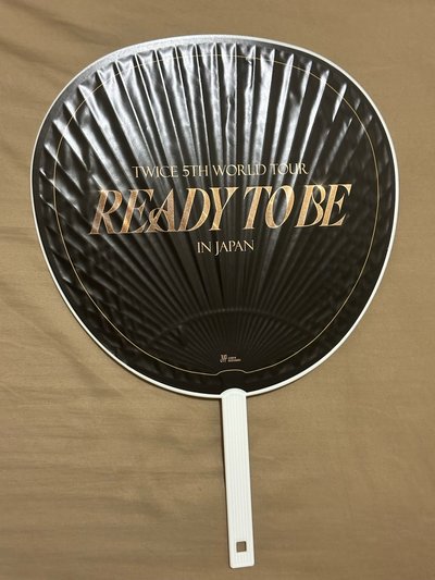 TWICE MOMO 2023 5th World Tour “READY TO BE” 扇子 movely 