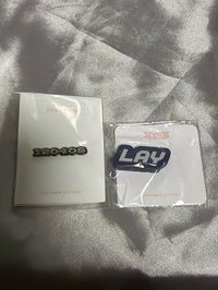 出道日 徽章+LAY 充電線裝飾