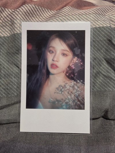 i-dle YUQI拍立得