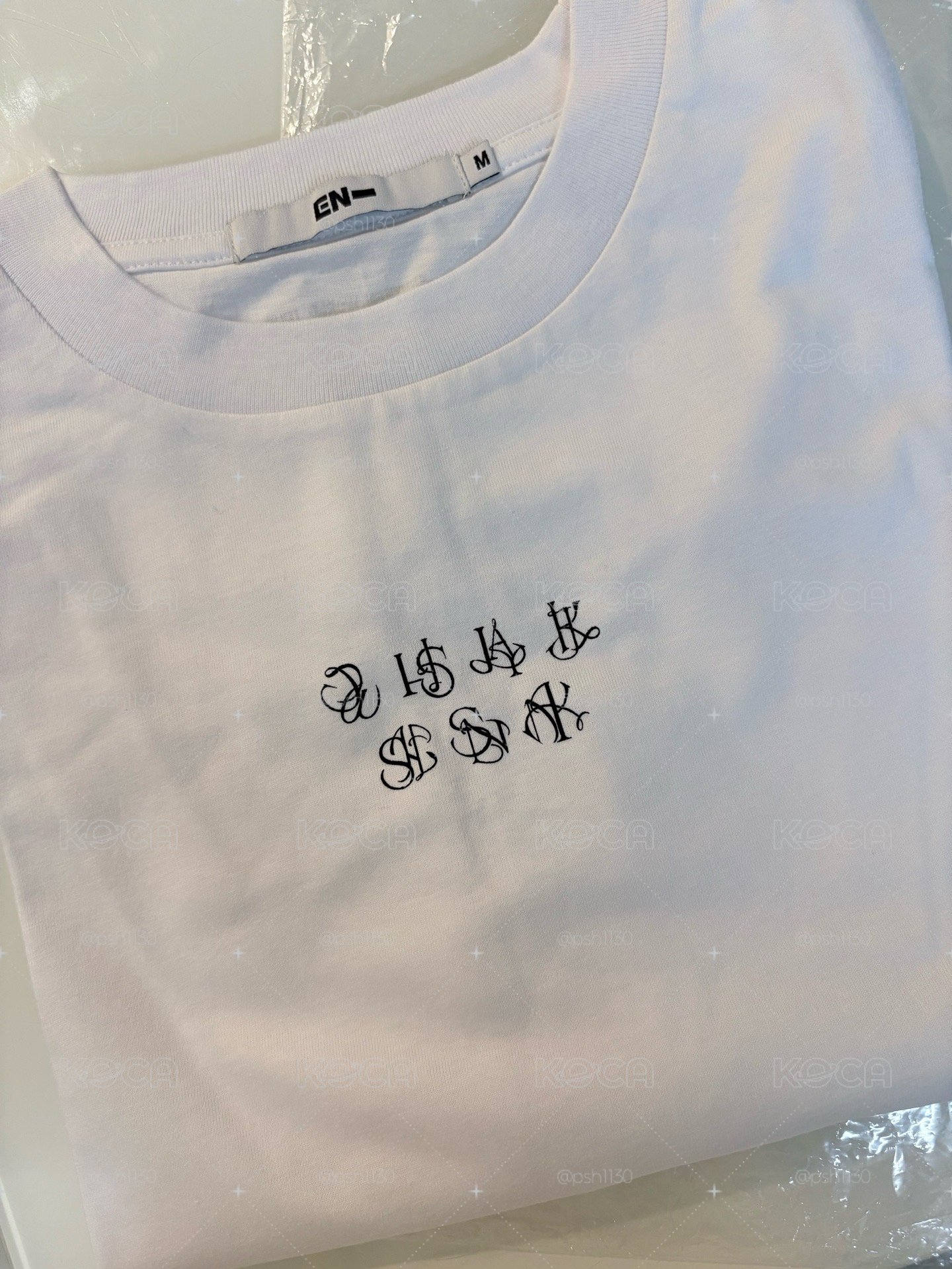 日巡 白T