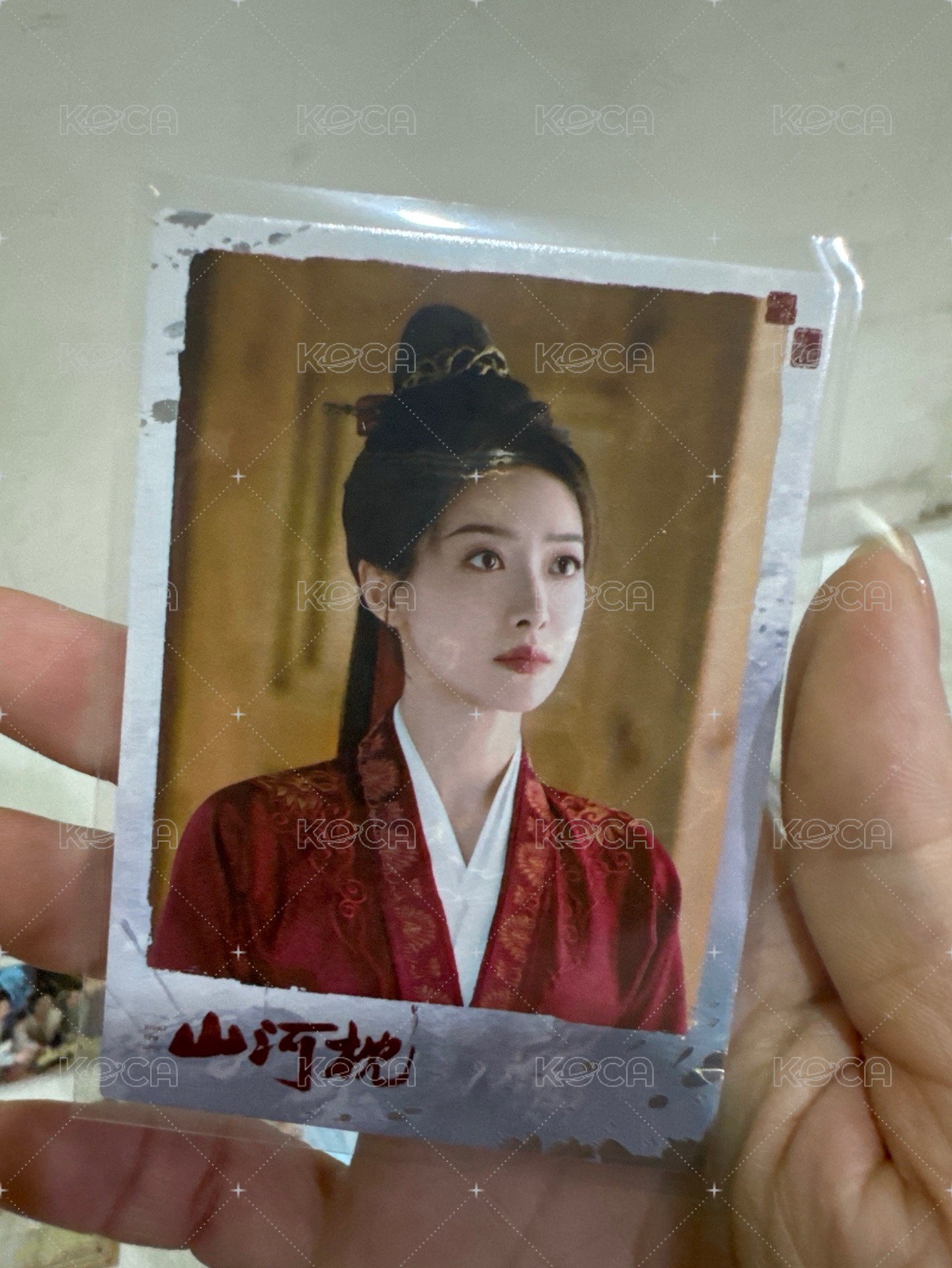 拍立得紅衣