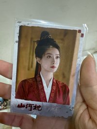 拍立得紅衣