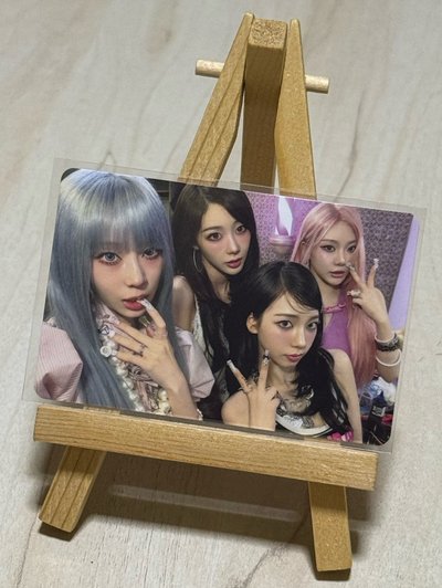 KISS N TELL Limited Edition 團卡