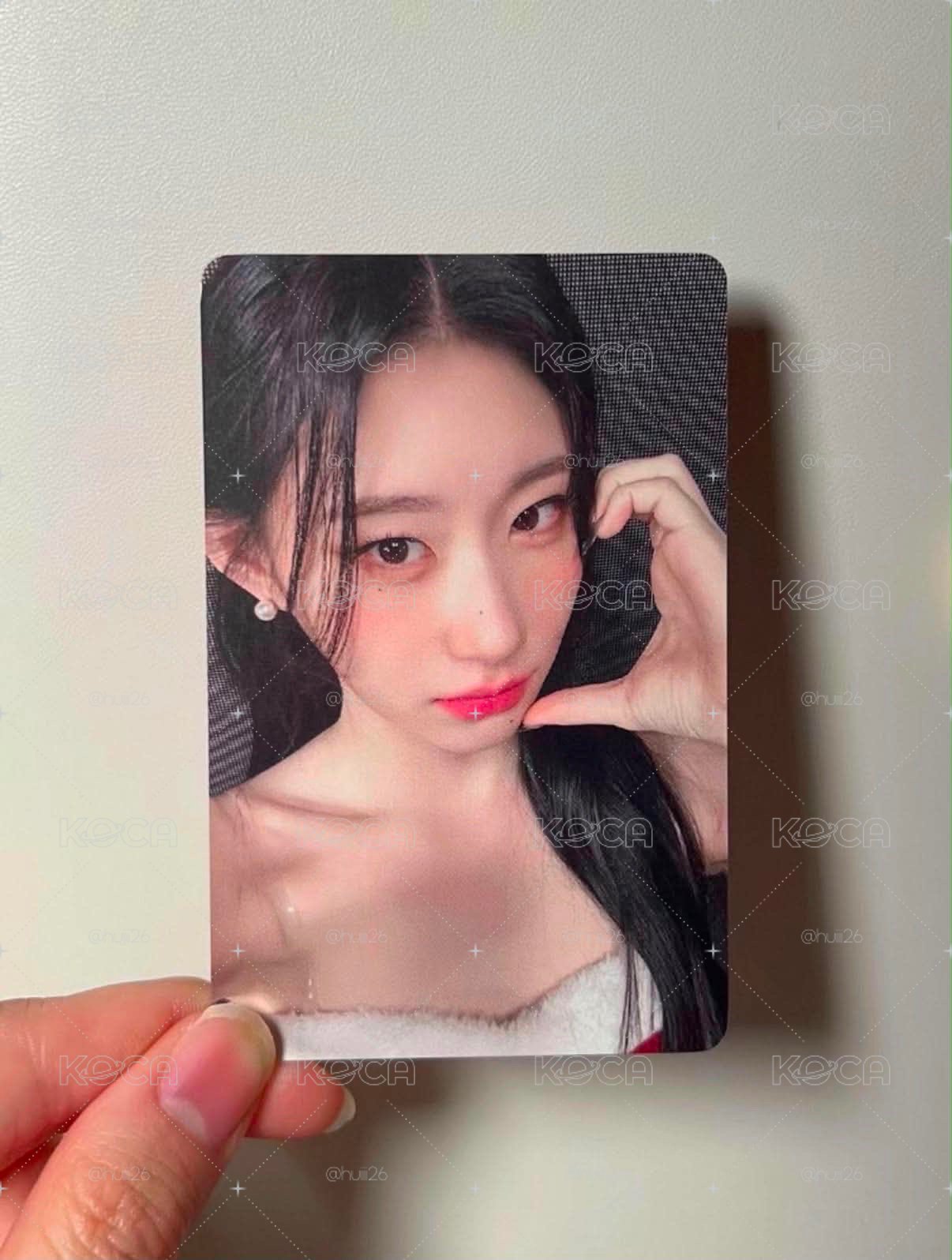 李彩領聖誕比心 小狐狸痣特別明顯的一張