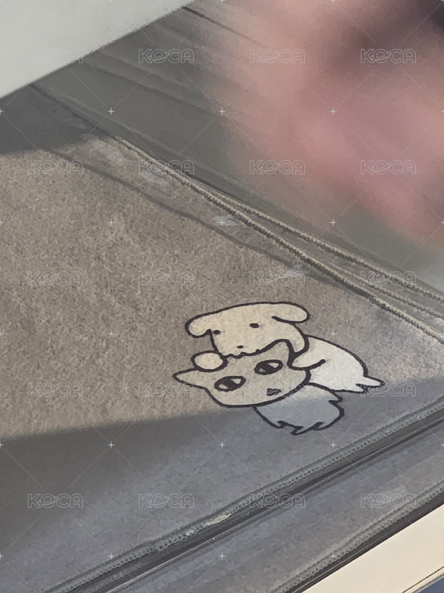 手帕 狗咬貓咪（這個好可愛