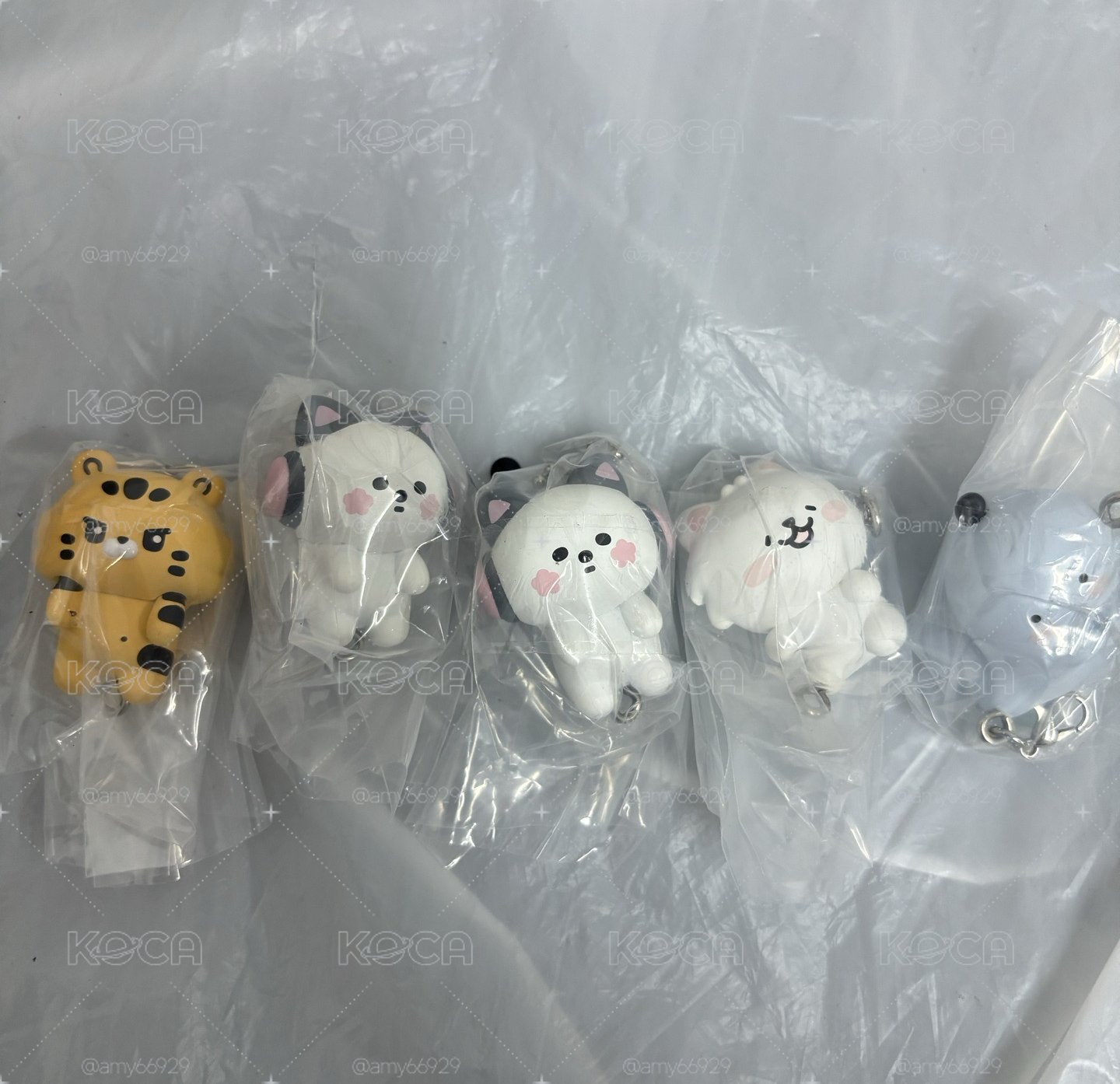 扭蛋一套 是龍蝦扣