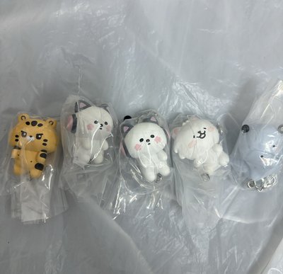 扭蛋一套 是龍蝦扣