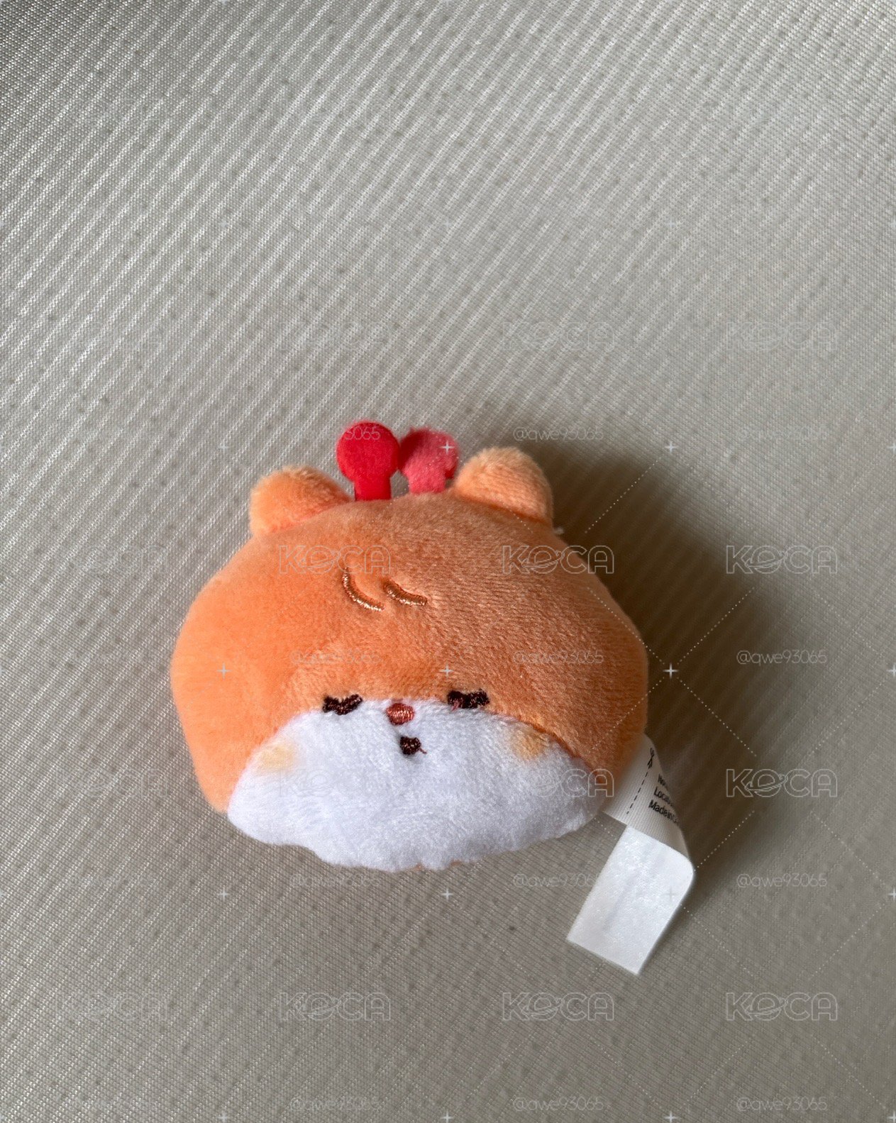 琦閉眼徽章