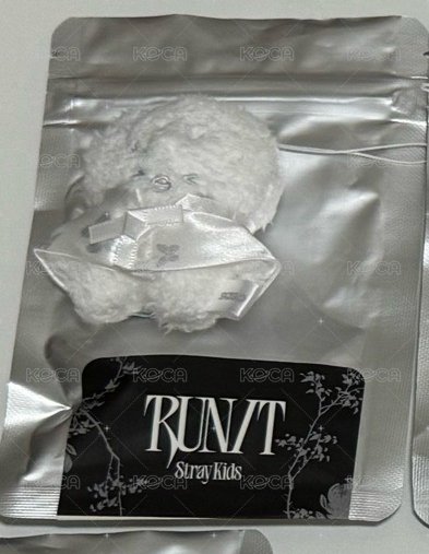 潦草雪白菲