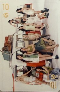 #BEST 2015-2025 初回限定盤 專輯卡 D團體01