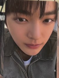 安安盯著你