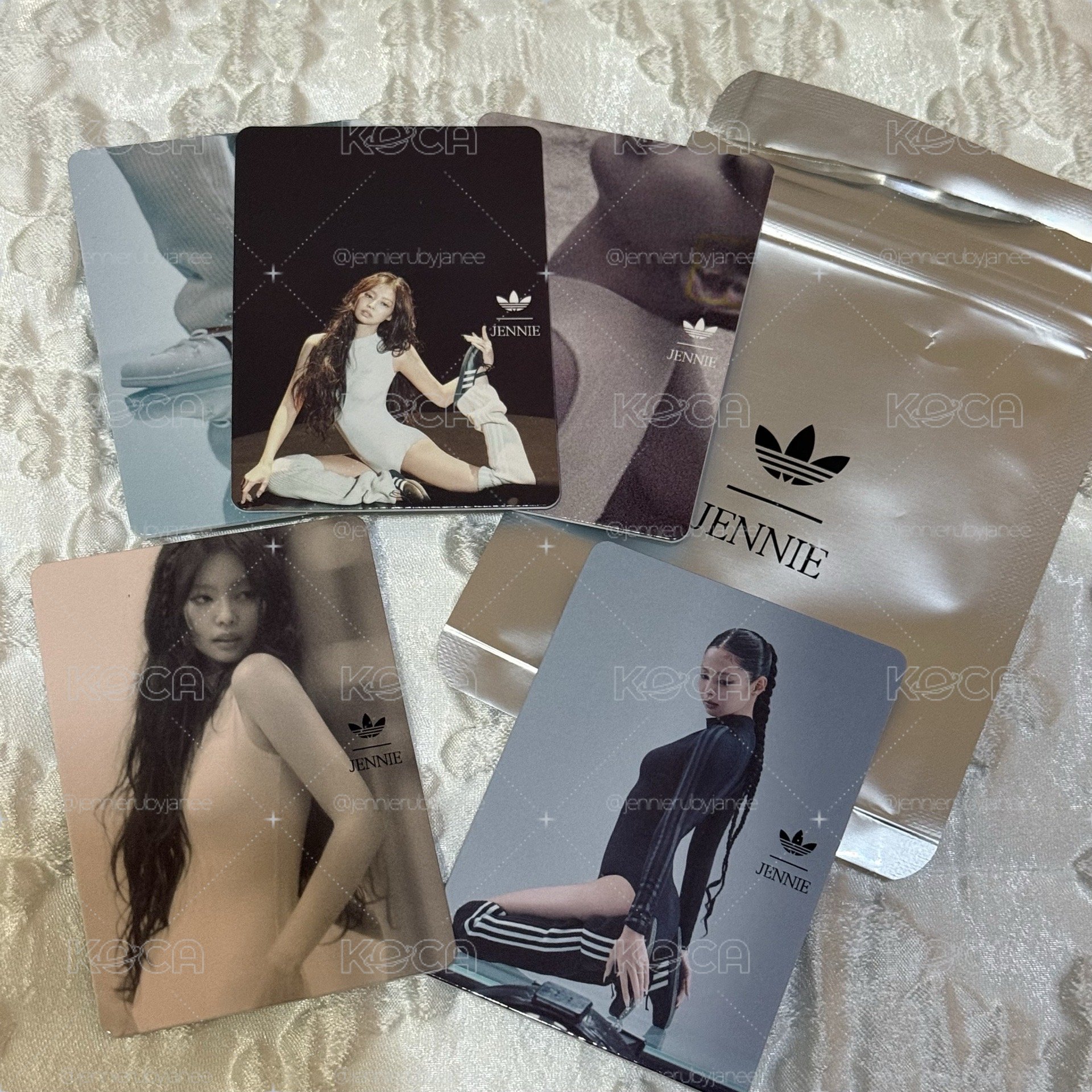 Jennie adidas滿額小卡