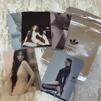 Jennie adidas滿額小卡