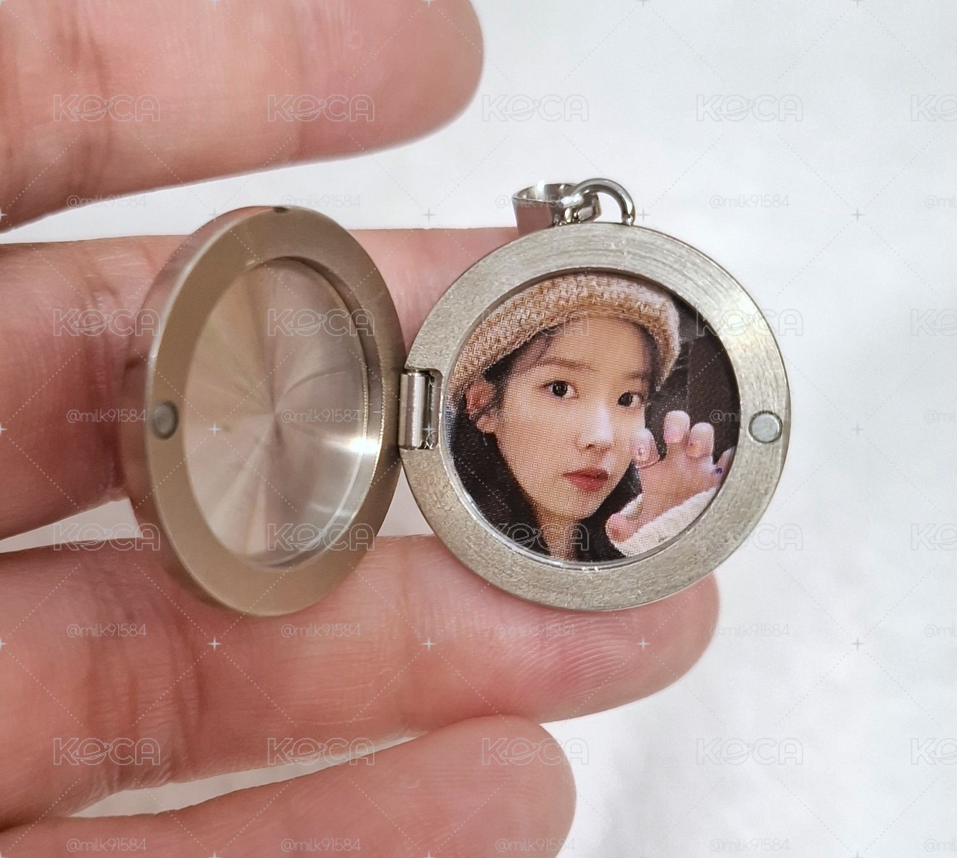IU strawberry moon 項鍊