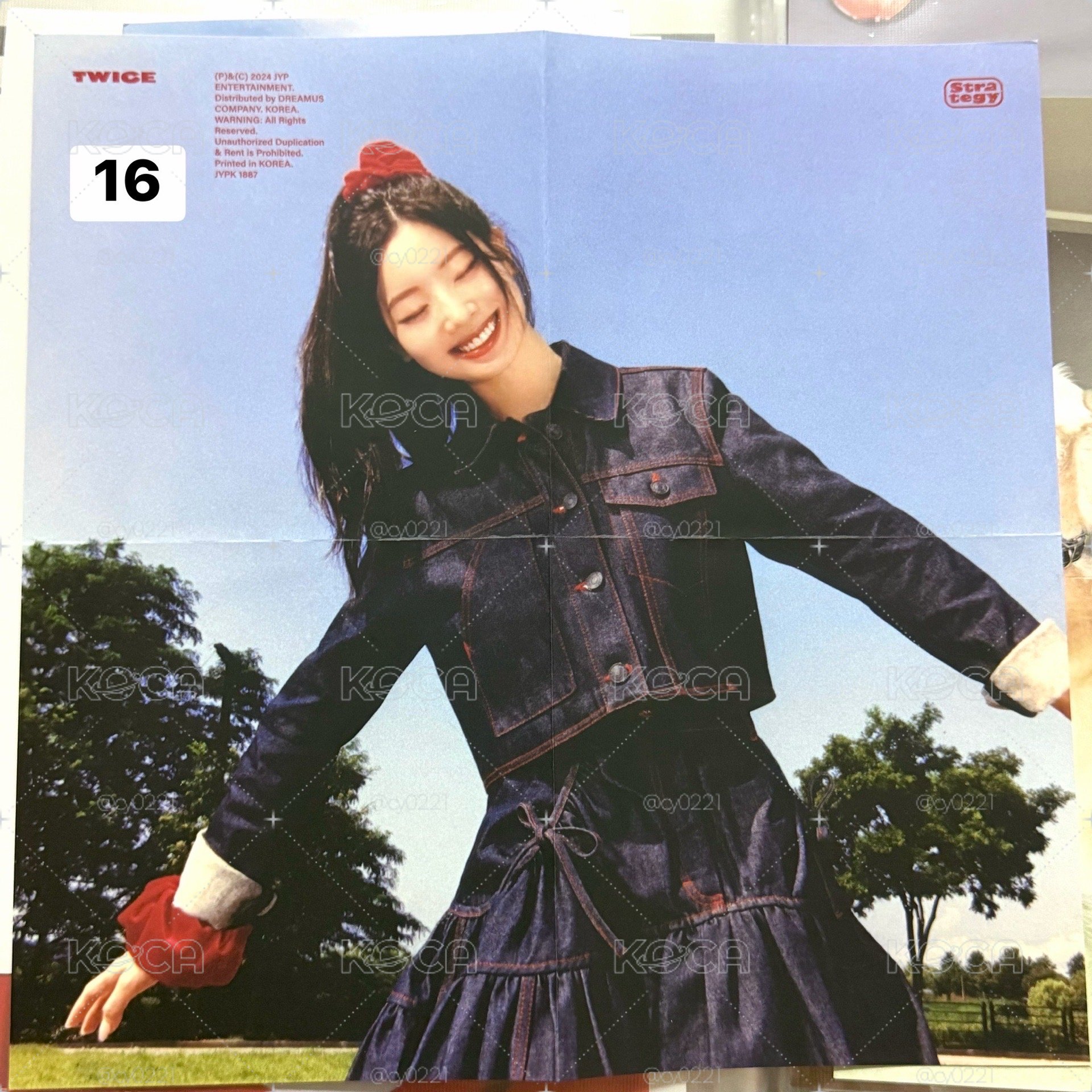 TWICE小海報 編號左上角
