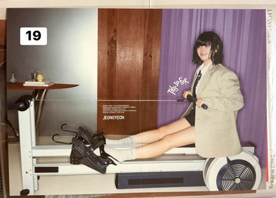 TWICE小海報 編號左上角