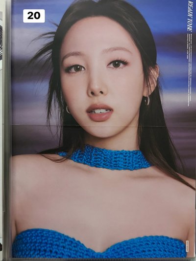 TWICE小海報 編號左上角