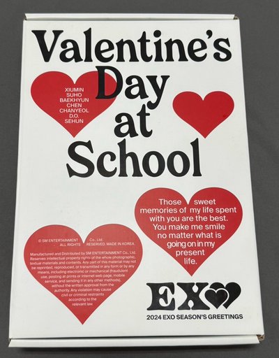 EXO 2024年曆 無D.O.其他成員皆有