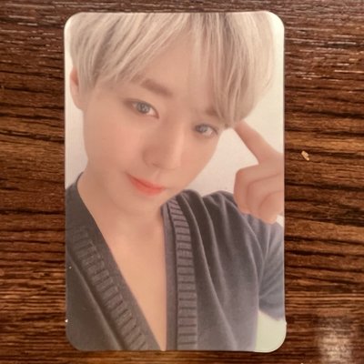 2019 Park Jihoon 第一代扭蛋機（手燈卡）