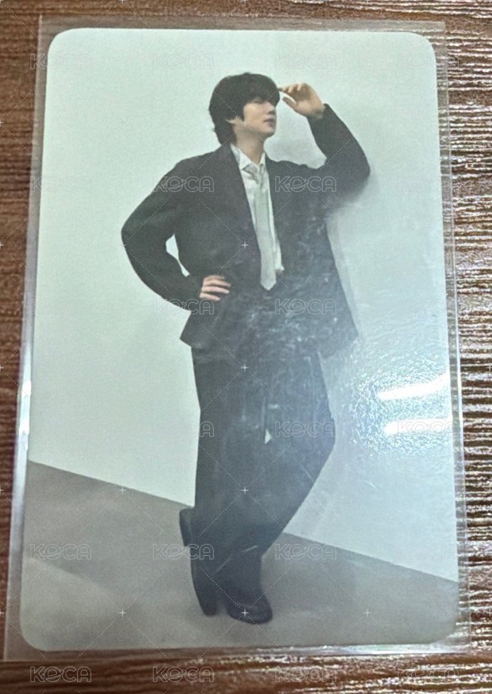 希澈靠牆