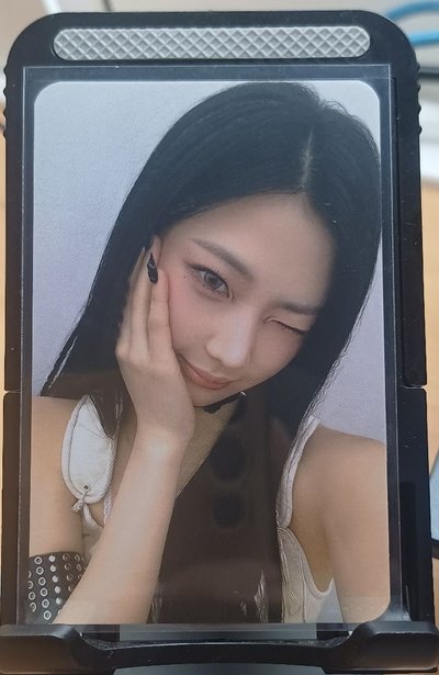露 BABYMONS7ER wf 幸運卡 